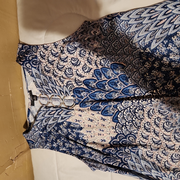 Dress - Picture 2 of 2